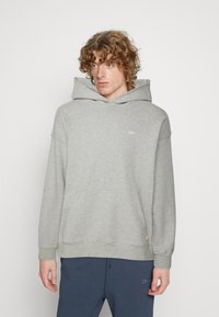 Levi's® GOLD TAB HOODIE - Majica s kapuljačom - medium vintage grey
