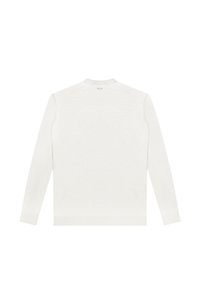 Maglione bianco a maniche lunghe realizzato in tessuto morbido. Presenta un collo rotondo, polsini e orlo a costine, con un'etichetta sul retro del collo.