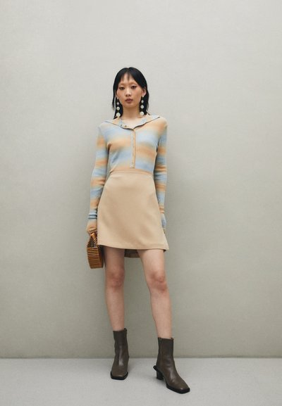 Theory Μίνι φούστα - beige