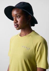 Klättermusen GROA TEE - T-shirts - beryl green