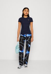 Lacoste Paprasti marškinėliai - navy blue