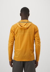 Patagonia AIRSHED PRO - Széldzseki - golden caramel