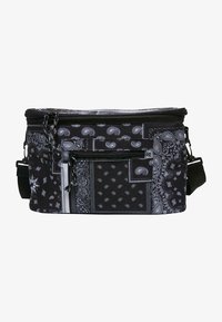 Nem kiválasztott, black white