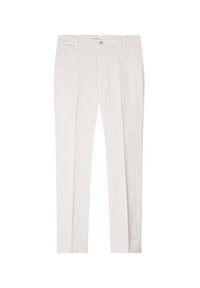 Pantalon slim blanc avec fermeture devant par bouton et zip, passants pour ceinture et poches sur les coutures latérales, posé à plat sur un fond blanc.