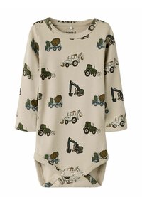 Beiger Langarm-Body mit wiederholtem Aufdruck von grünen Traktoren und Baumaschinen, gefertigt aus weichem Baumwollstoff.