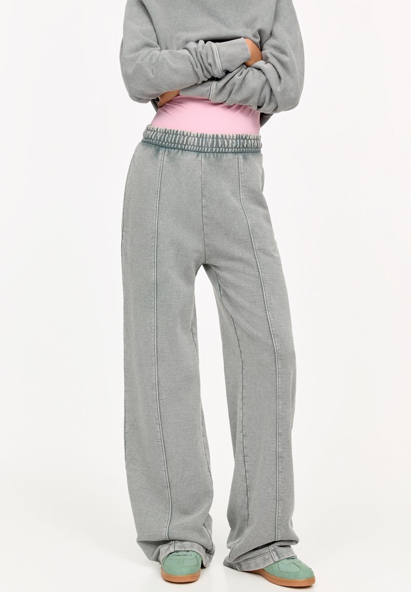 PULL&BEAR JOGGER - Teplákové kalhoty - grey