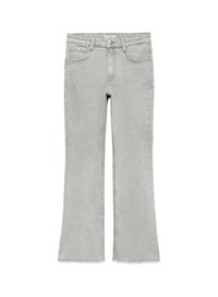 Sivé riflové nohavice so zvonovým strihom, surovým lemom, piatimi vreckami, predným zapínaním na gombík a jemne vyblednutou textúrou.