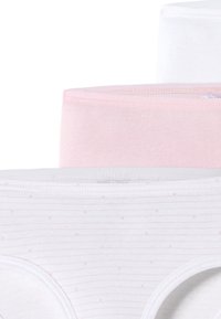 Bomuldsundertøj i tre lag: hvid, lys pink og hvid med lyserøde striber og prikker. Blød tekstur og elastisk talje.