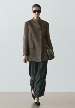 FLECKED WITH HIGH COLLAR  - Kurzmantel - dark brown