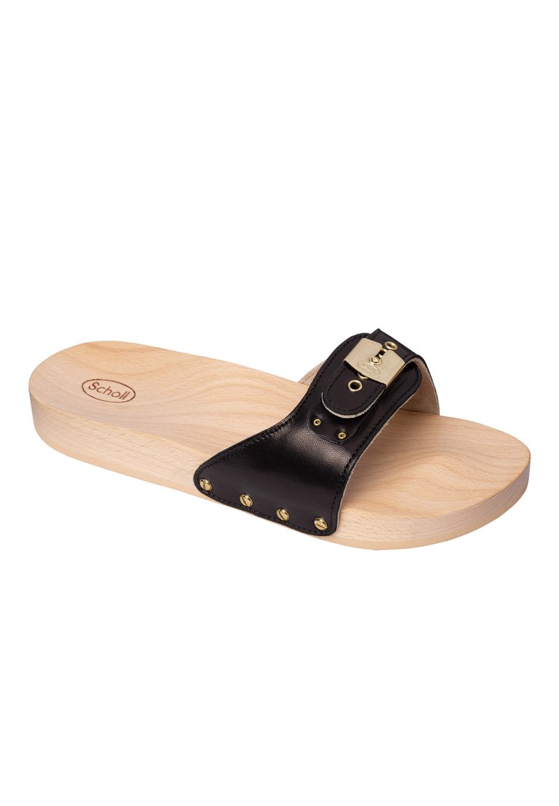 Zwarte leren instapsandaal met een houten zool, voorzien van een brede band, gouden studs en een gespaccent. Glad etiket en minimalistisch ontwerp.