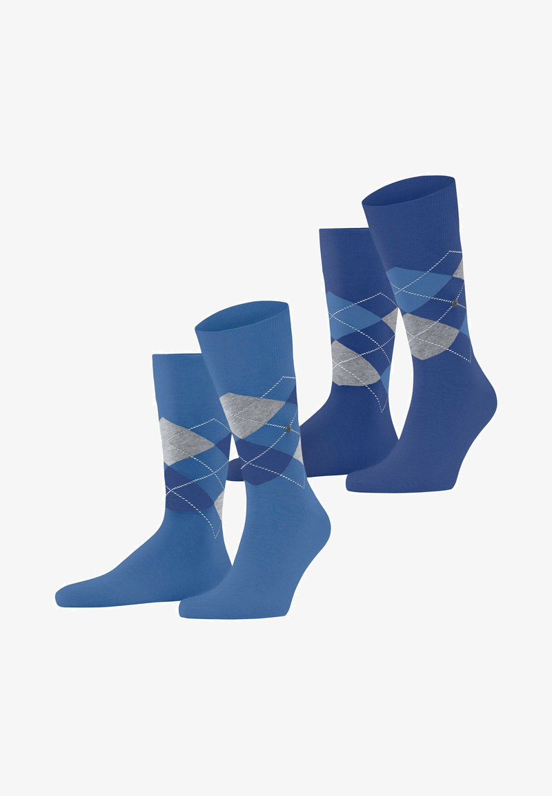 Quatre chaussettes bleues avec un motif argyle dans des nuances de bleu et de gris. Tissu texturé avec un renfort au niveau des orteils et du talon.
