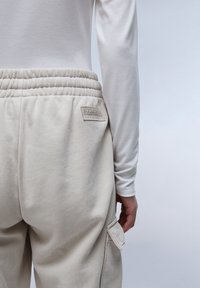 Napapijri Cargobyxor - beige silvr n