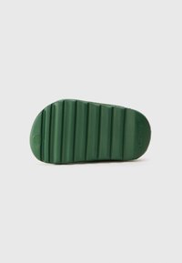 Lacoste SURUKIDS SUMMER PACK UNISEX - Ciabatte da mare - green/white
