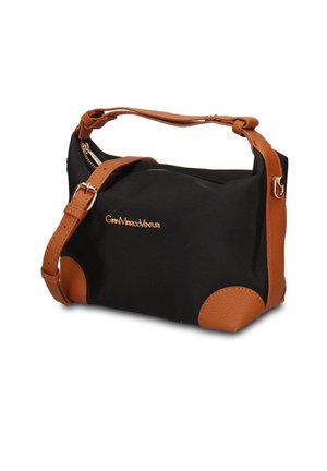 Borsa in tessuto nero con manici in pelle marrone, angoli e tracolla regolabile, con cerniera dorata e logo dorato sul davanti.