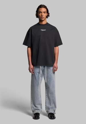 WRSTBHVR STUDIO V10 T-SHIRT - Print T-shirt - jet black