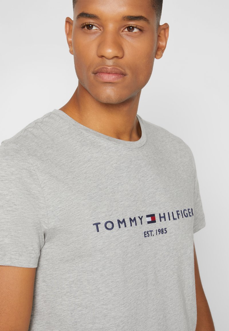 TEE T-shirt - light Tommy Hilfiger - Print LOGO grey/mottled grey