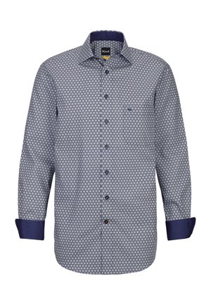 Camicia a maniche lunghe con un motivo geometrico blu e bianco, con colletto e polsini di un blu scuro. Presenta cinque bottoni sul davanti e un piccolo logo.