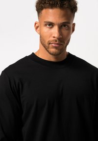 STHUGE Longsleeve - black
