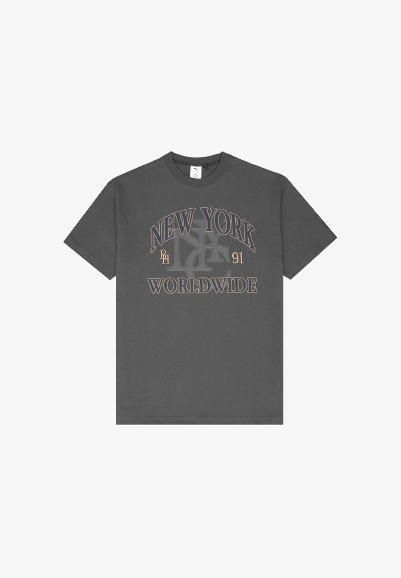 Grijze katoenen t-shirt met een bold "NEW YORK WORLDWIDE" opdruk in crème en zwart, met "91" en stijlvol lettertype in het midden.