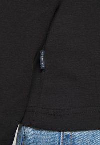 Lindbergh O-NECK - Langarmshirt - black
