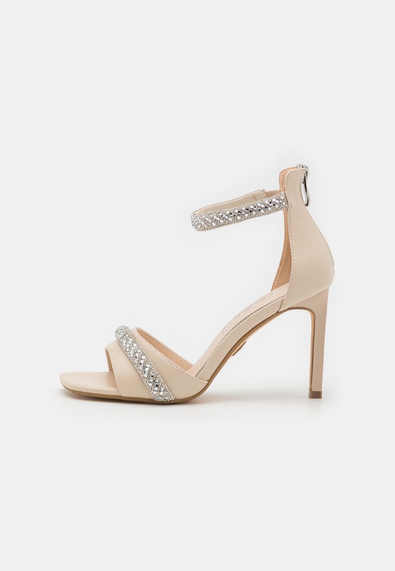 Buffalo Sandalen crème