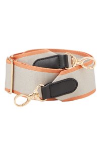 Sangle en toile grise avec des rayures orange, équipée de clips en métal doré et d'accents en cuir noir ; longueur réglable et tissu texturé.