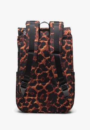 Ruksak s leopard uzorkom s podstavljenim crnim podesivim trakama, gornjom ručkom i bočnim zatvaračima. Trajna tkanina s teksturiranim završetkom.