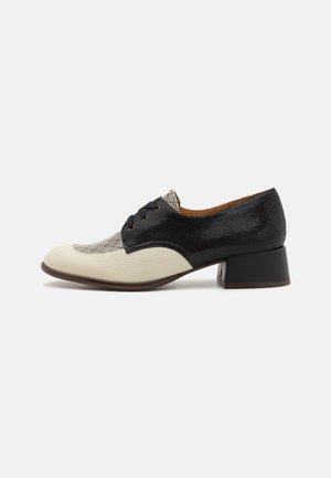 SECANO - Snøresko - sandonis leche/espiga black/jeep black