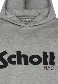 Felpa grigia in misto cotone, con un grande logo nero "Schott" e un testo rosso "N.Y.C." più piccolo. Texture morbida e cappuccio con cordino.