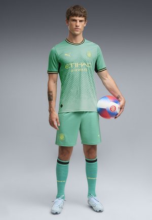 Puma, GIRONA F.C. 26/27 SHORTS - Korte sportsbukser - vibrant green- black