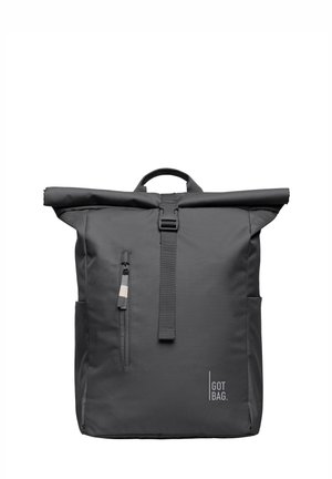 Rolltoprugzak van donkergrijze stof, met een voorvak met ritssluiting, zijvakken, een stevige handgreep en een logo op het voorpaneel.