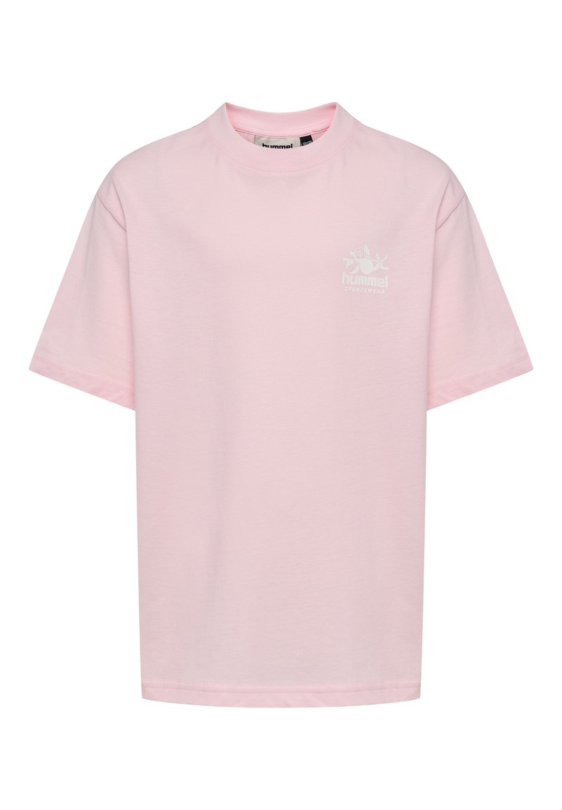 Lys pink bomulds T-shirt med korte ærmer og rund hals. Har et lille hvidt logo på venstre brystområde. Enkelt design og glat tekstur.