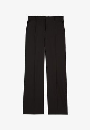 Fekete, sima anyagból készült, szabott nadrág, egyenes vonalú szabással és két oldalsó zsebbel. Elegáns és minimalista kialakítás.
