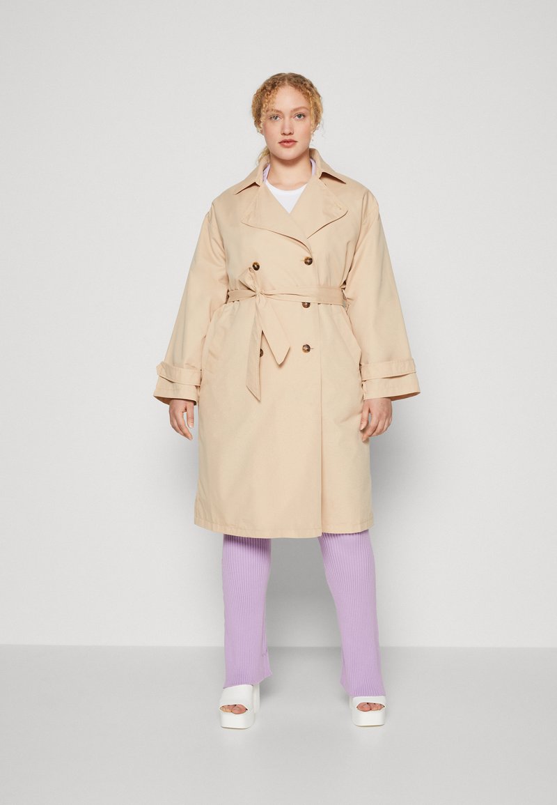 Vero Moda Curve VMPERNILLEMIE LONG Trenssi irish cream/beige