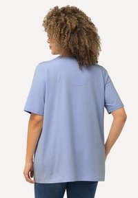 Ulla Popken A-LINIE HALBARM - T-shirt con stampa - classic sky blue