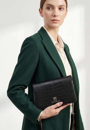 Bruno Magli, BRUNO MAGLI SHOULDER BAG - Schoudertas - black