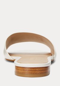 Lauren Ralph Lauren EVERLEY NAPPA LEATHER SLIDE SANDAL - Matalakantaiset pistokkaat - soft white