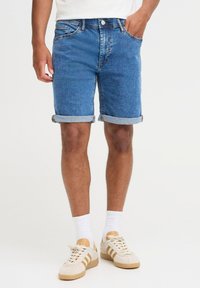 Blend - BHDENIMSHORTS REGULAR FIT - Denimshorts - denim unwashed middle blue Miniaturebillede 1