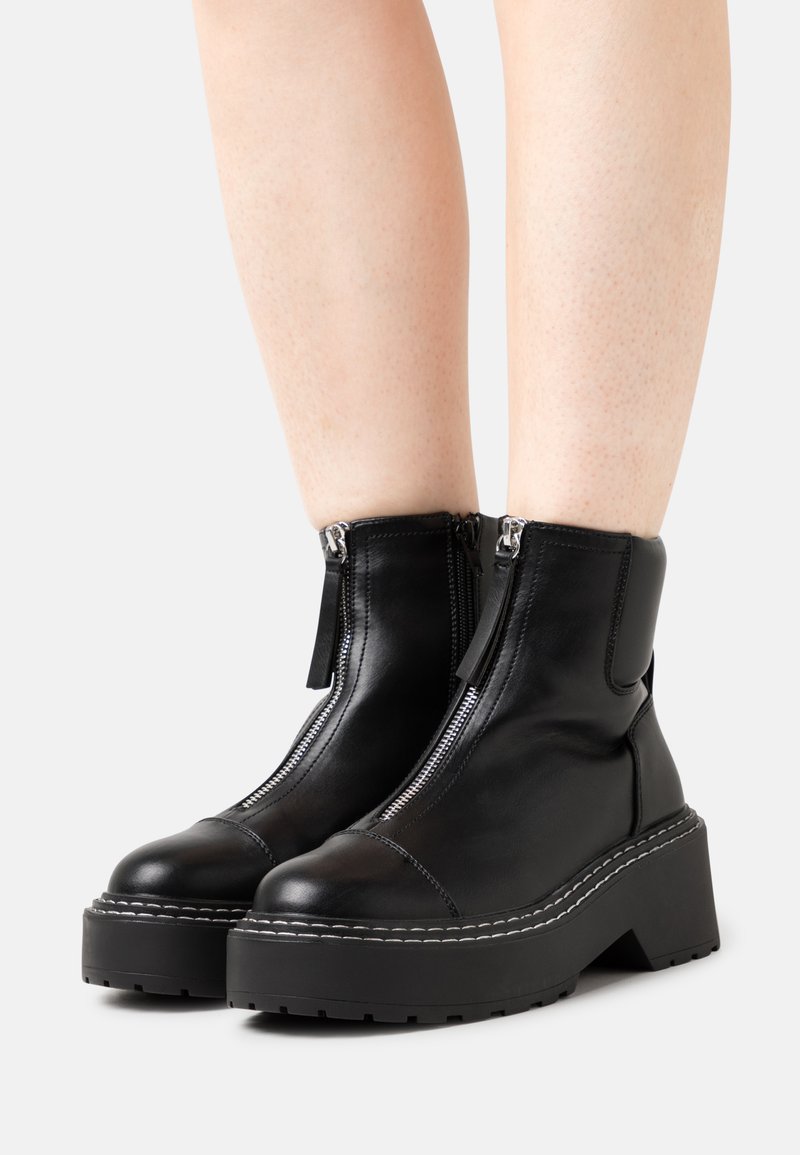 ONLY SHOES ONLBOSSI FRONT ZIP BOOT - Botas de tornozelo com plataforma - black