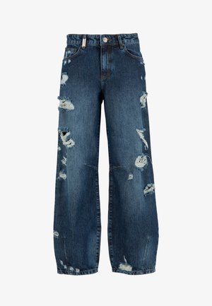 Modré riflové nohavice širokého strihu s vysokým pásom, s viacerými roztrhnutými dierami a ošúchanými detailmi vpredu a na nohaviciach.