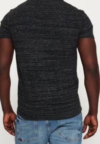 Superdry & Co Triko s potiskem - black