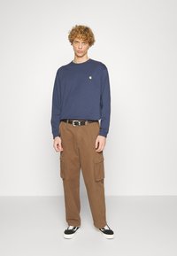 Carhartt WIP CHASE - Hosszú ujjú felső - blue
