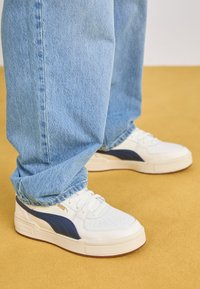 Puma CA PRO CLASSIC UNISEX - Baskets basses - warm white/club navy/écru - ZALANDO.FR
