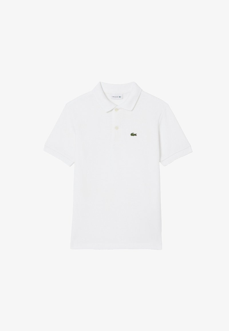 Polo blanc à manches courtes avec col, deux boutons et petit logo de crocodile vert sur la poitrine gauche.