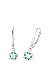 Pendientes de plata con un diseño de mariposa rodeado de piedras preciosas verdes y transparentes, con cierres de palanca para un ajuste seguro.