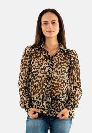 Blouse à boutons en imprimé léopard en tissu léger avec des manches longues, dotée d'un col et d'une fermeture à boutons sur le devant. Schéma de couleurs marron et noir.