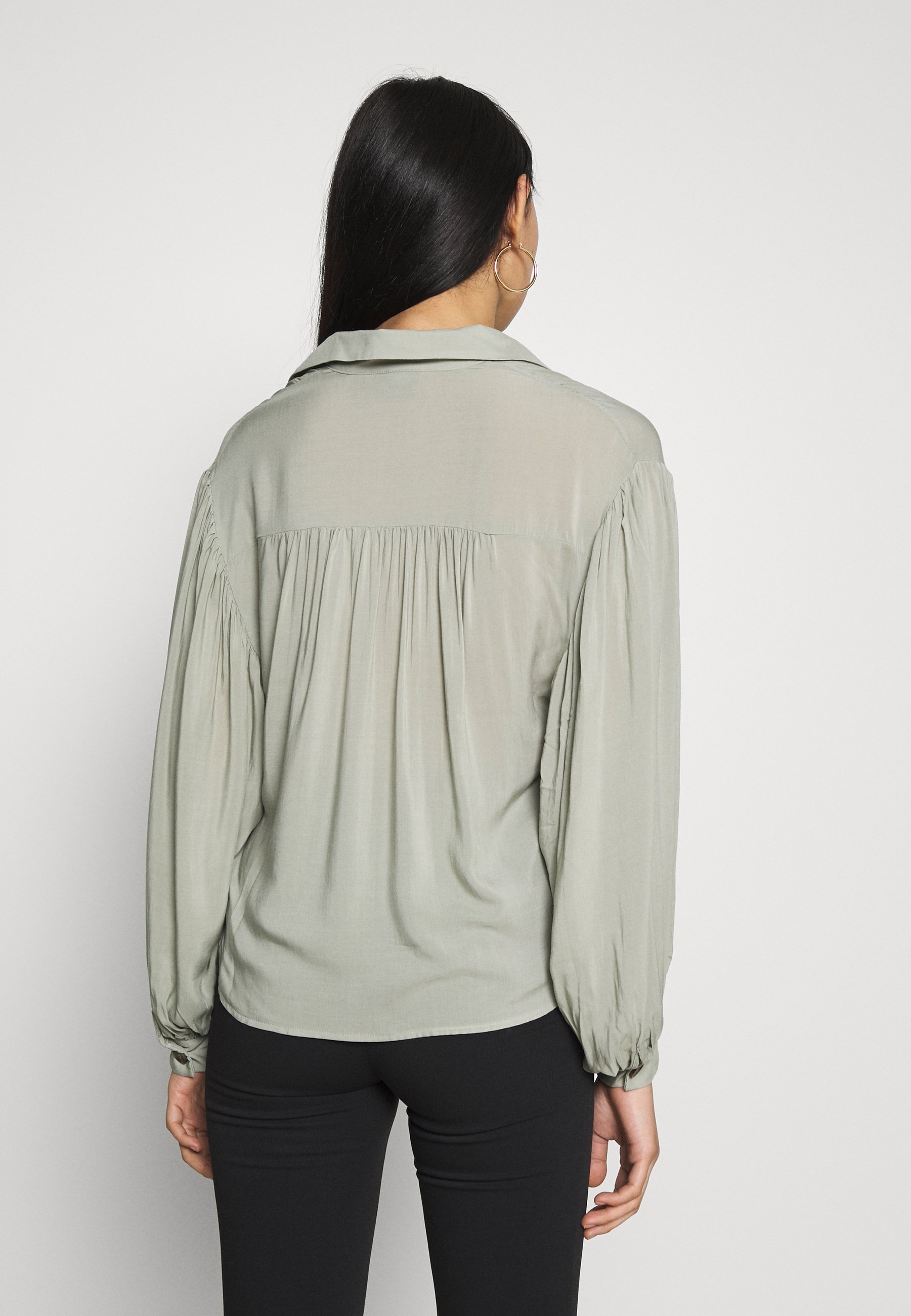 Gina Tricot MIRABELLE Skjorte seagrass Zalando.no Gina Tricot MIRABELLE - Skjorte - seagrass