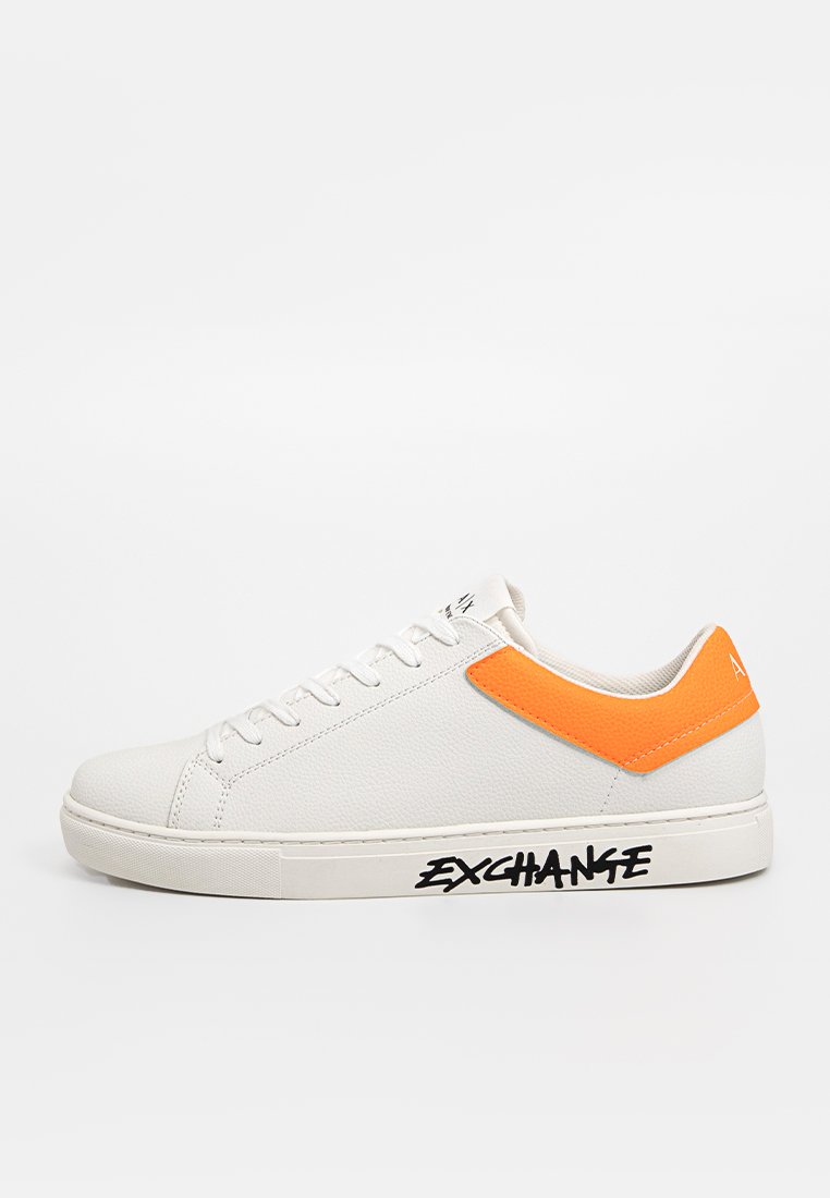 Armani Exchange Sneakers laag crème
