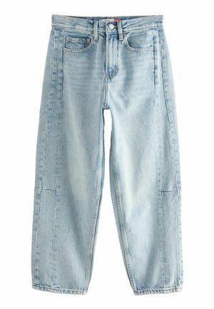 Jeans bleu clair à jambes larges avec poches avant, passants pour ceinture et fermeture par bouton, présenté sur fond blanc.