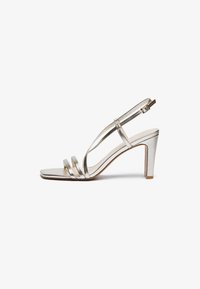 Ausgewählt, light gold-coloured